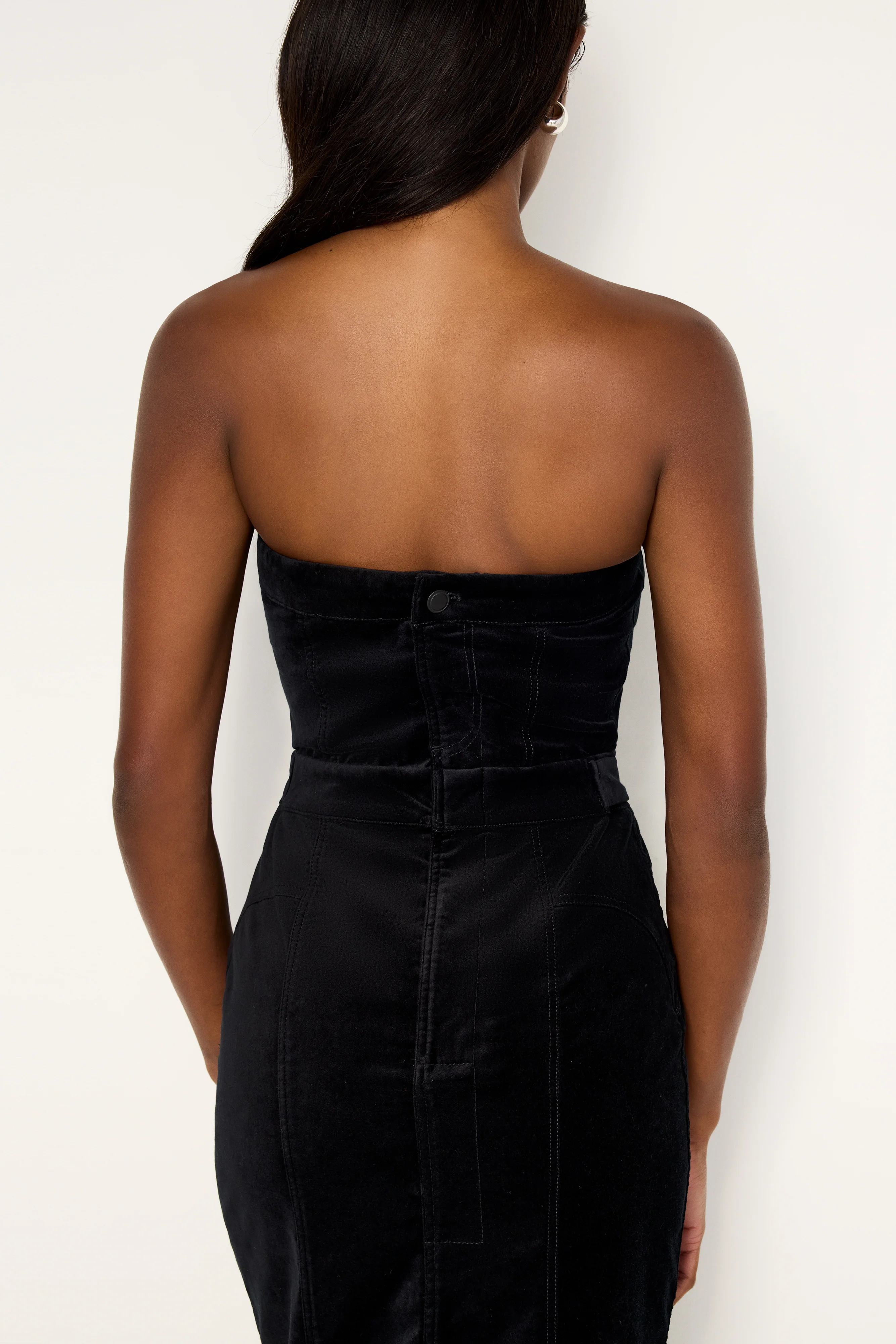 FIT FOR SUCCESS STRAPLESS VELVET DRESS | BLACK001 - Image 3