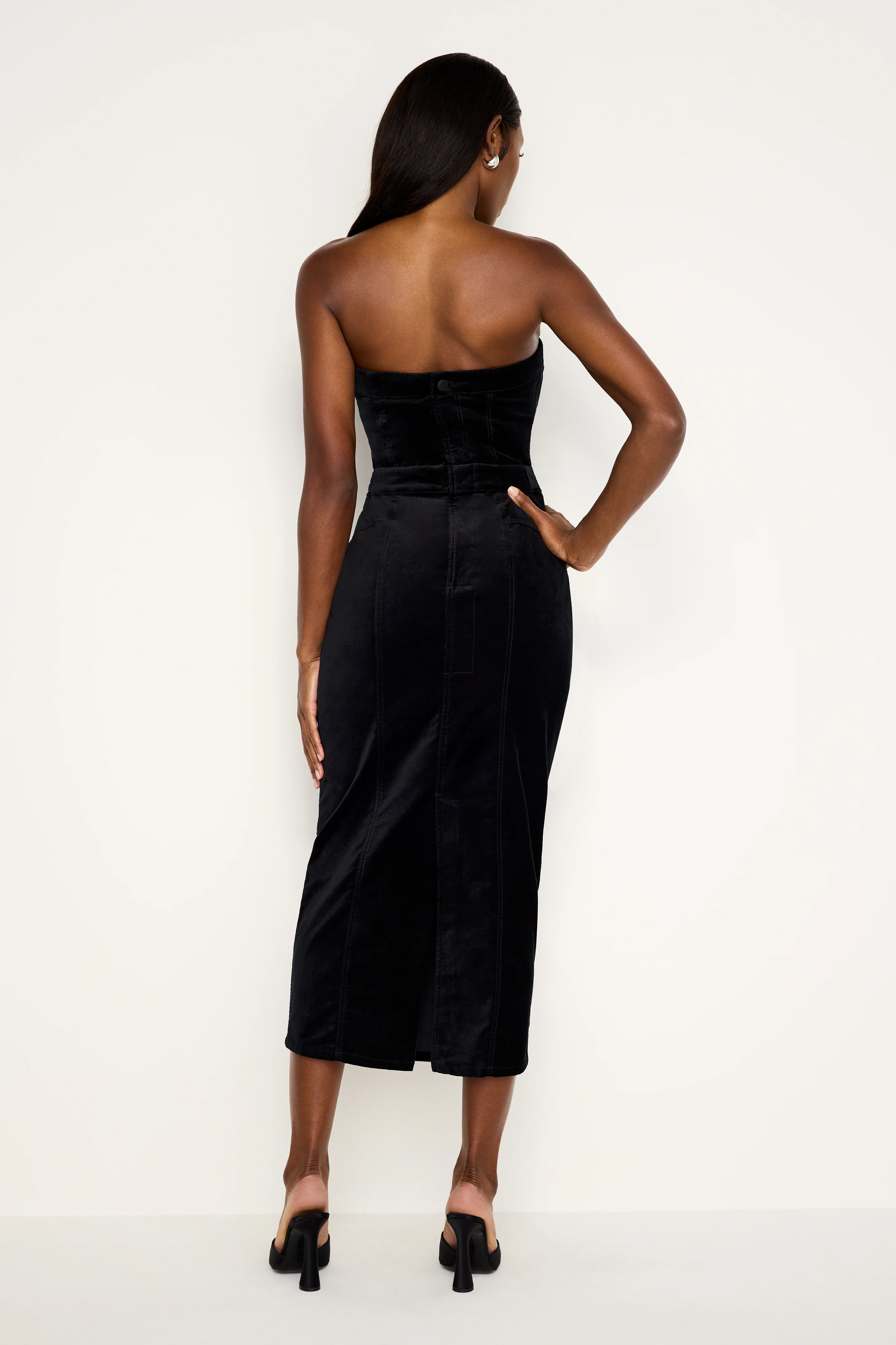 FIT FOR SUCCESS STRAPLESS VELVET DRESS | BLACK001 - Image 4