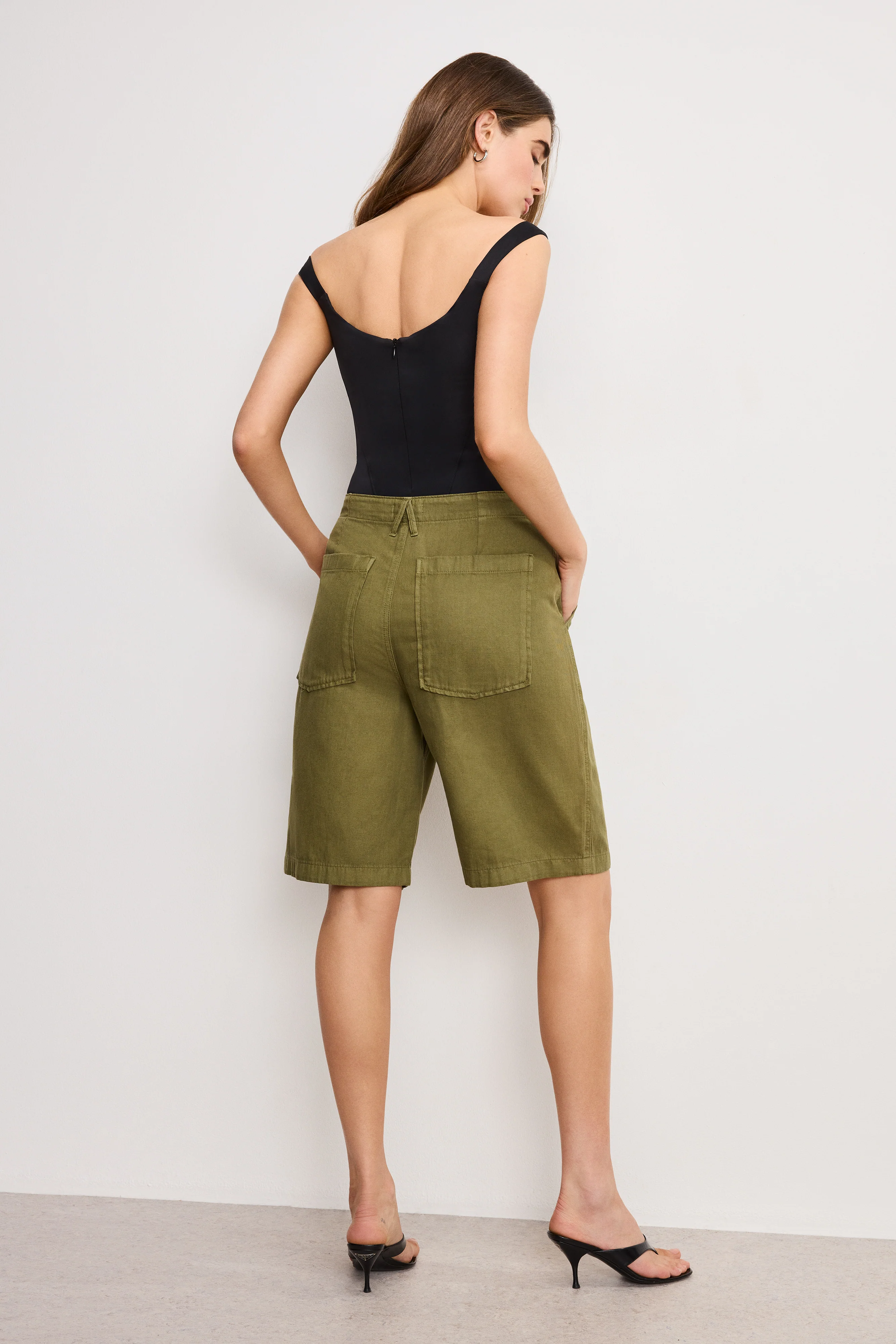 LITE LINEN BERMUDA SHORT | MARTINI OLIVE002 - Image 6