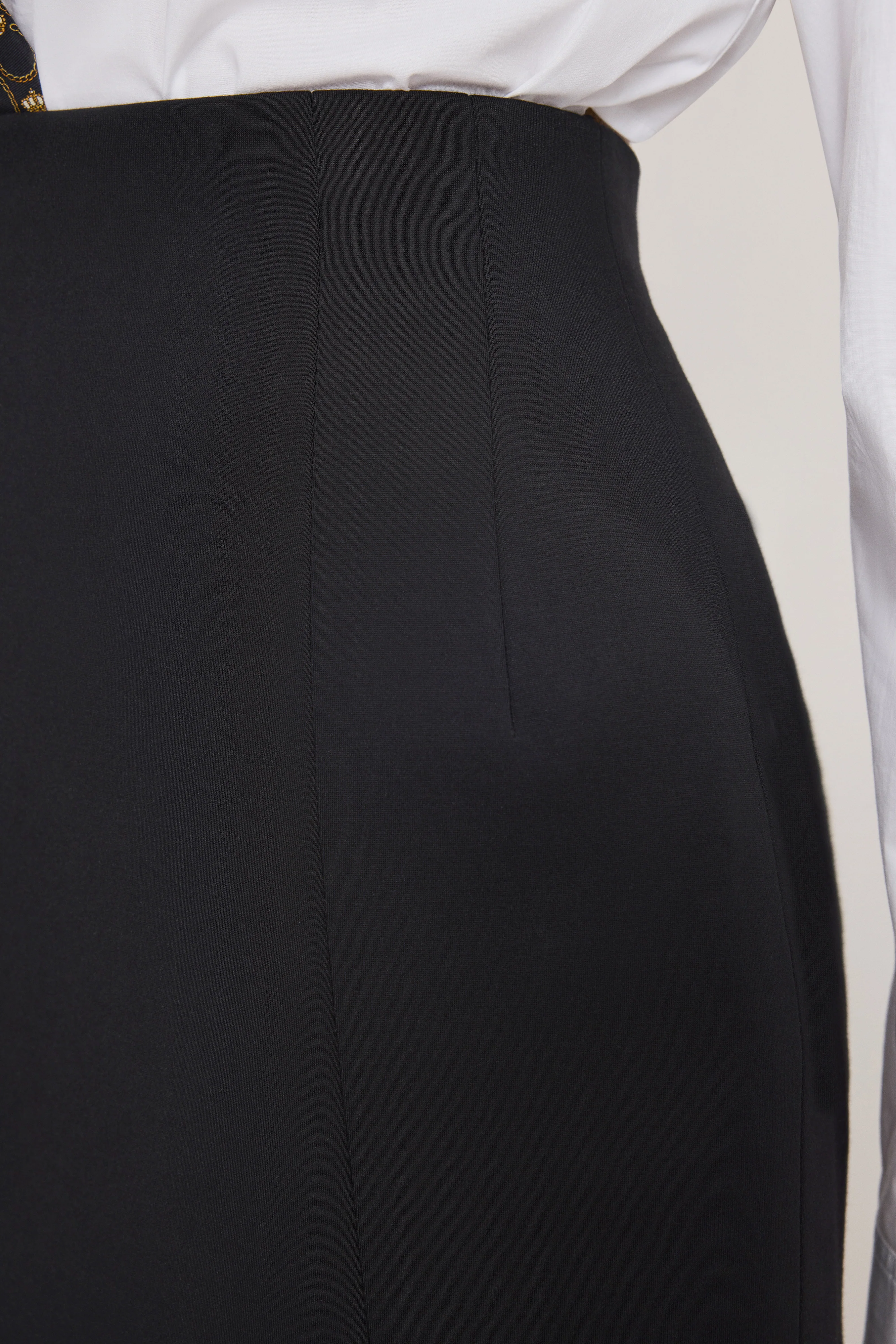 SOFT STRETCH PONTE MINI SKIRT | BLACK001 - Image 4
