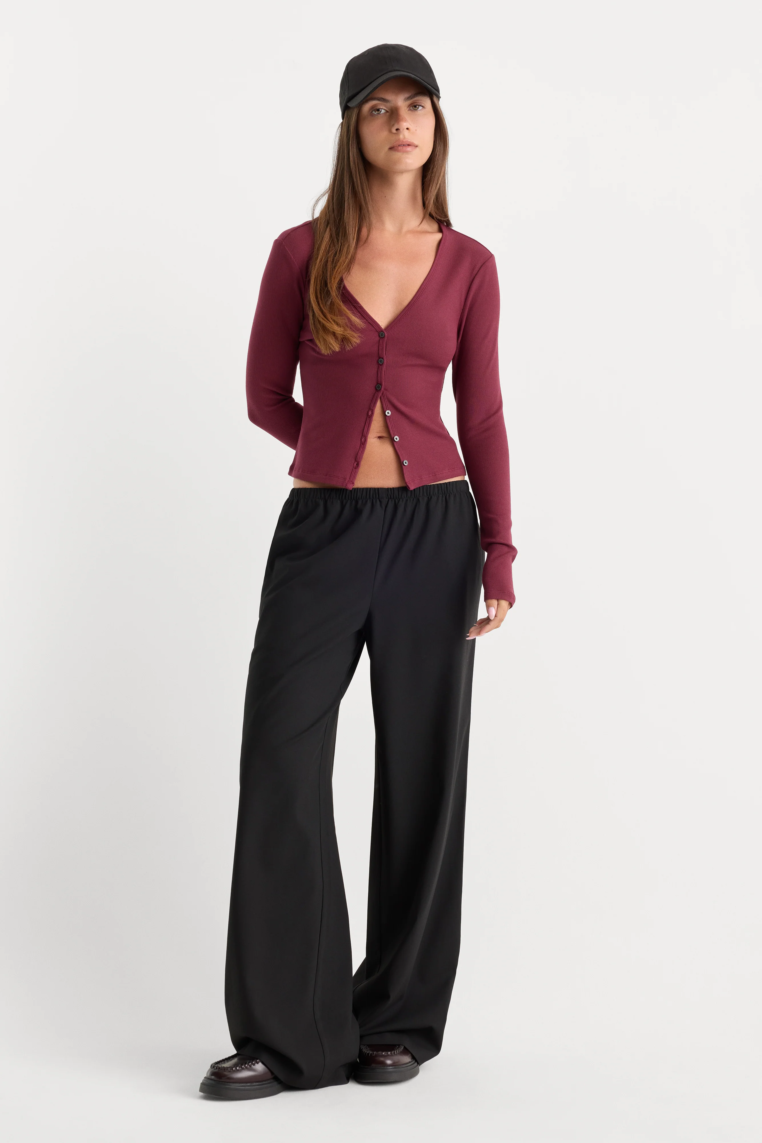 THE RIB V NECK CARDIGAN | BERRY NOIR - Image 4