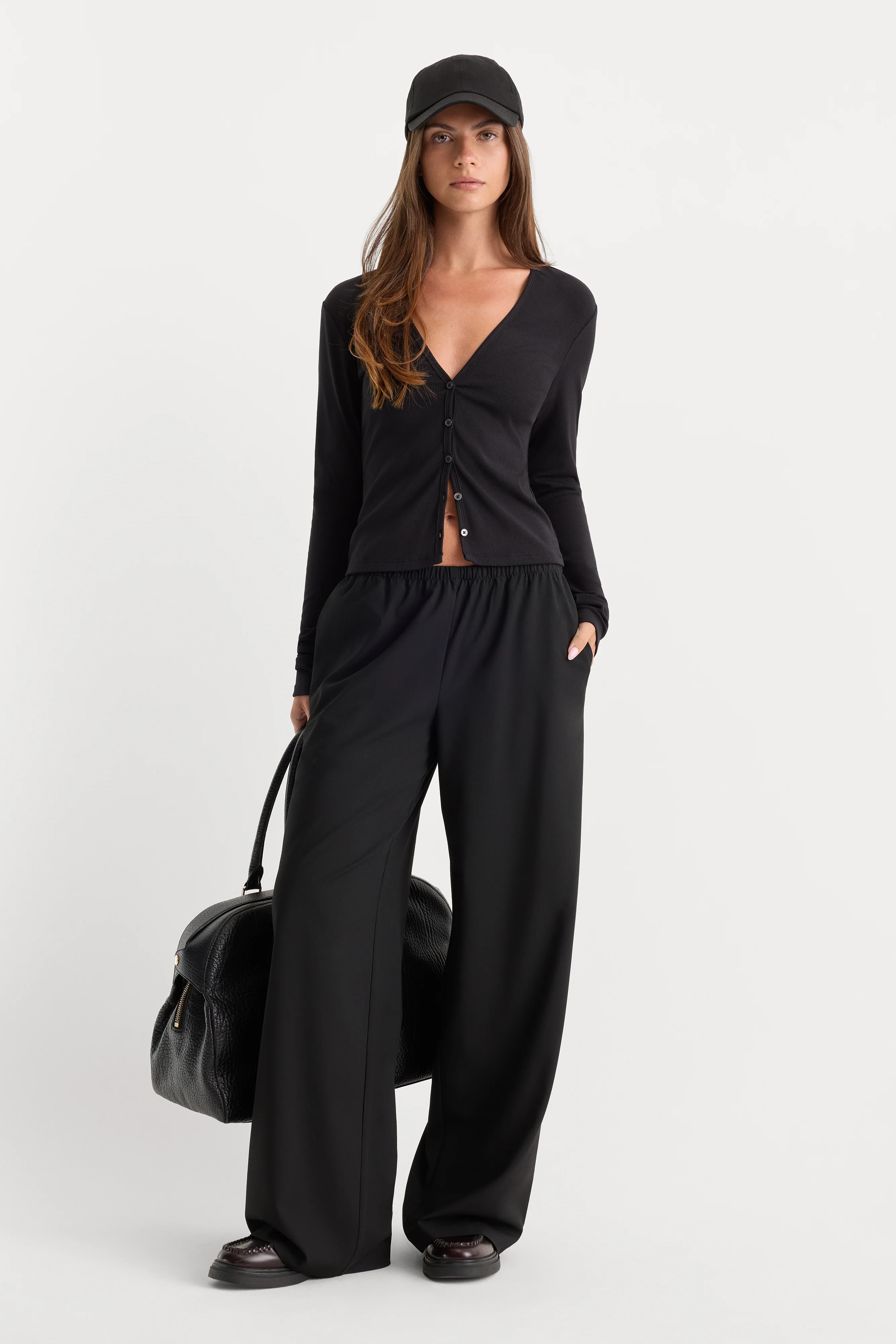THE RIB V NECK CARDIGAN | BLACK - Image 3