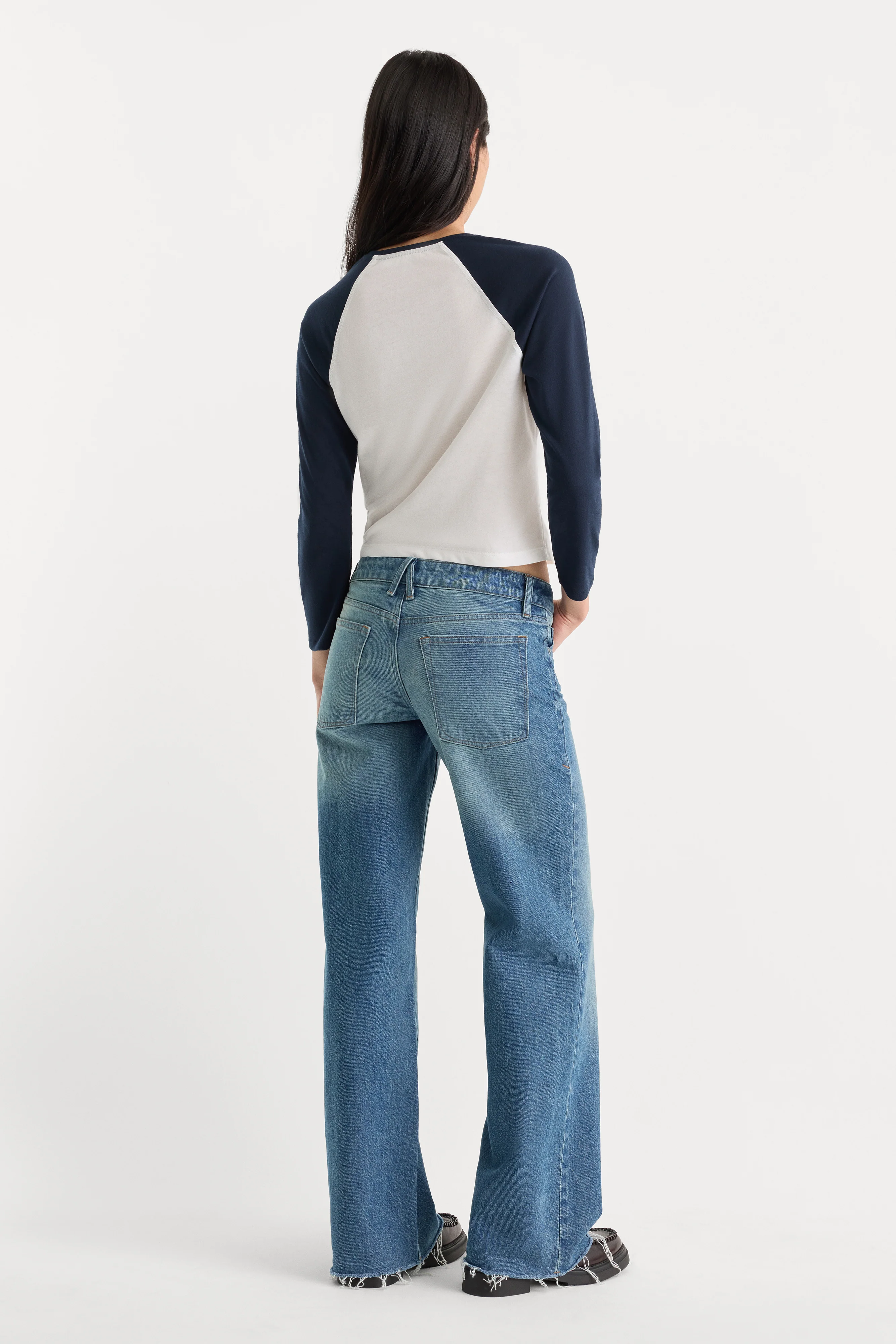 VINTAGE LOW LOOSE JEANS | TROUBLED WATER - Image 5